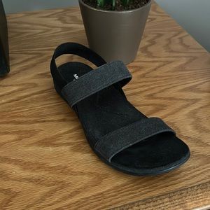 Women’s Merrel Air Cushion Memory Foam Sandals